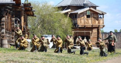 Реконструкция "Дым незапамятных пожаров" отгремела в "Ангарской деревне"